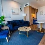 Best Overview 2 Bedroom Luxurious Apartment Gold Coast Casino Gc28