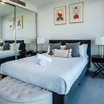 Best Overview 2 Bedroom Luxurious Apartment Gold Coast Casino Gc28